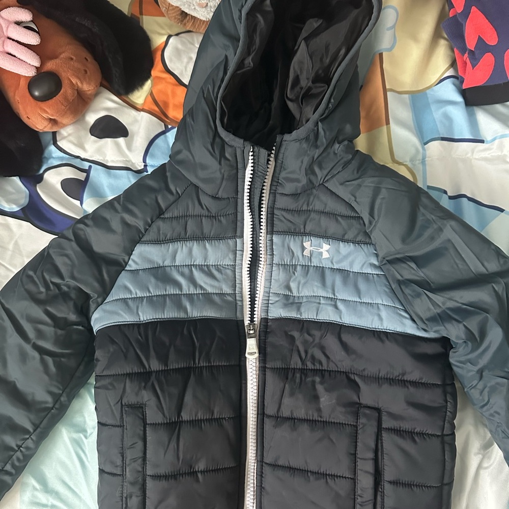Under Armour Black and Gray Puffer Jacket 4T